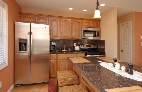 South Nags Head House | South Nags Head cottage with hot tub! 3 minute walk to the beach.