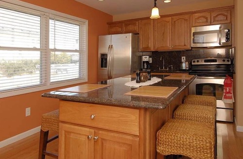 South Nags Head House | South Nags Head cottage with hot tub! 3 minute walk to the beach.