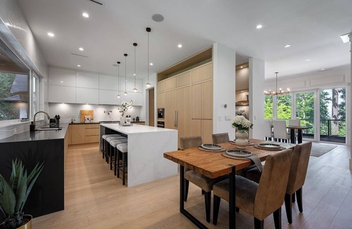 Surrey House | South Surrey Luxury Retreat White Rock 6 Ensuites Sleeps 12