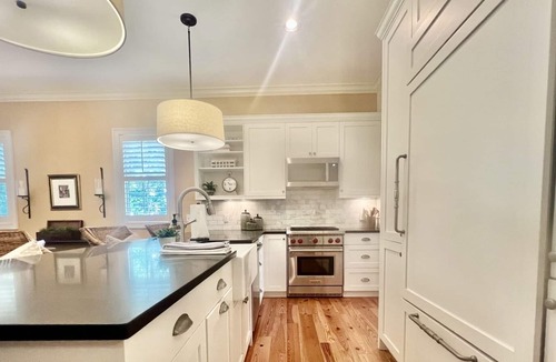 Palmetto Bluff Cottage | Southern Charm!! Lovely Tennis Cottage Includes Golf Cart and Bikes!!