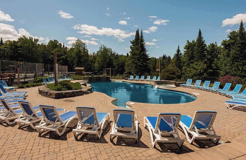 Fiddler Lake Resort Ski Chalet | Spa, Pool & Sauna | Sérénité des Laurentides