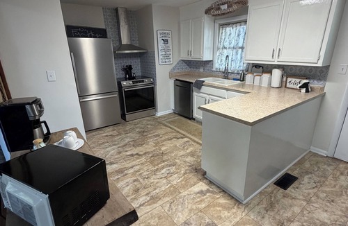 Kings Mountain House | Spacious 3-Bed 8-mins from Casino Sleeps 5+