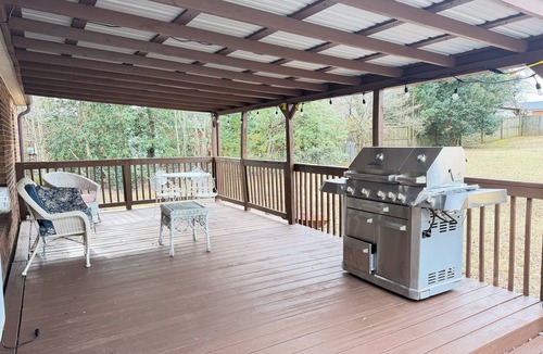Kings Mountain House | Spacious 3-Bed 8-mins from Casino Sleeps 5+