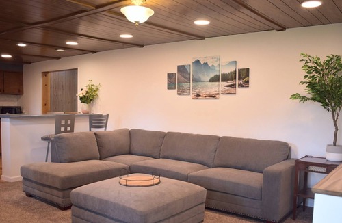 Fairlawn House | Spacious 3 Bedroom / Near VT and Radford / Private Yard