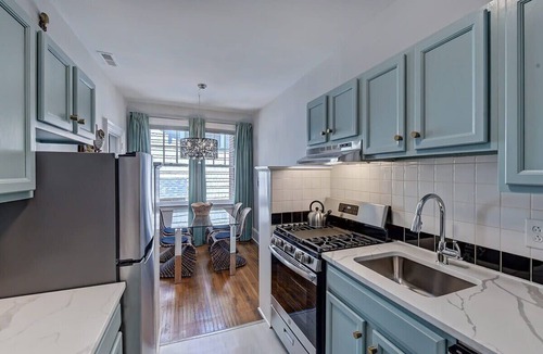 Charlotte Apartment | Spacious 3 Units in Elizabeth | Parking | Near Uptown & Medical Centers