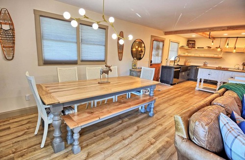 Fleetwood Ski Chalet | Spacious 3BR chalet in Fleetwood, NC, perfect for family gatherings, sleeps 10.