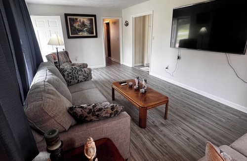 Bluff City House | Spacious 4-bedroom house in charming Bluff City