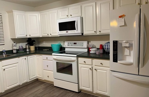 Greensboro House | Spacious 4-Bedroom home in Greensboro. Convenient Location!