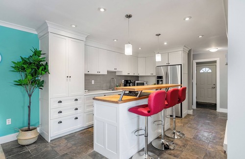 Northwest Calgary House | Spacious 4 Bedroom Home Near Bowness Park 🌿