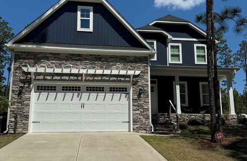 West End House | Spacious 4 bedroom home in Seven Lakes. 15 minute drive to Pinehurst Resort.