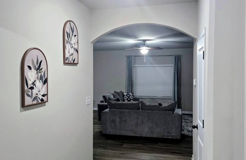Davis Lake - Eastfield House | Spacious 4-bedroom townhome in Charlotte ;Close to shopping and fun places.