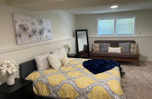 Charlotte House | Spacious 4BR - 10 Min to Uptown - Yard - Pets OK