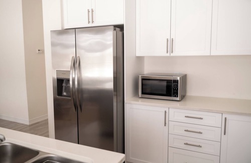 Carrying Place House | Spacious 4BR Home|Groups|Families|Trail Access|WiFi|Parking