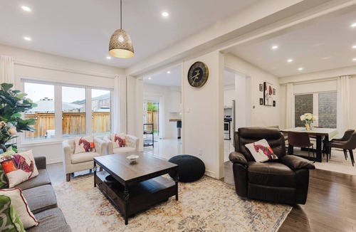 Durham Region House | Spacious 4BR Retreat | Backyard | Near Ontario