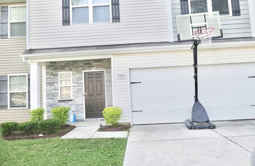 Paw Creek House | Spacious 4BR Retreat w Grill & Patio – Less than 20 mins to Uptown! +20% off