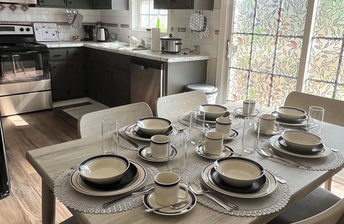 Wilson County House | Spacious 5-Bedrooms Retreat w/Theater, Court & Group-Friendly Layout