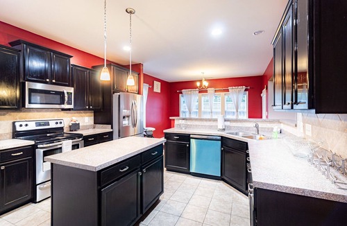 Fayetteville House | Spacious 5BR Retreat Near Fort Liberty & Hospitals