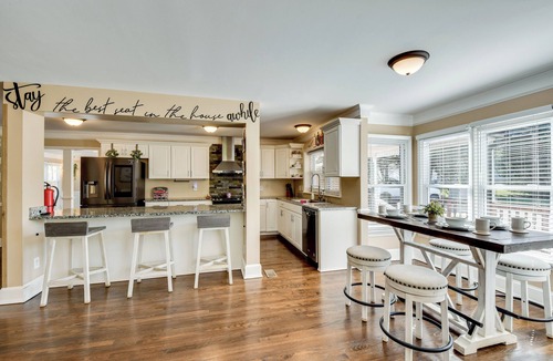 Anderson Cottage | Spacious Anderson Home: Great for Group Retreats