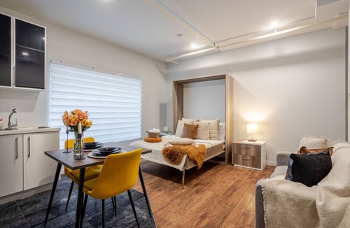 Downtown Montreal Apartment | Spacious Bishop Apartment –Prime Downtown Stay