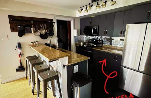 North End Condo | SPACIOUS & BRIGHT NORTH END CONDO - TURN KEY | PET FRIENDLY | BUSINESS READY