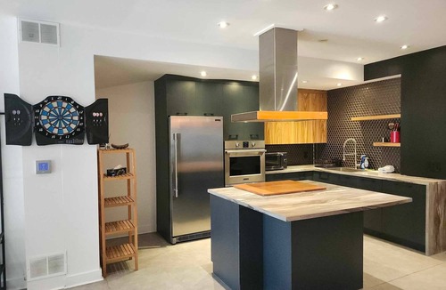 De Lorimier Apartment | Spacious, central and newly renovated! Large, renovated, great neighborhood!