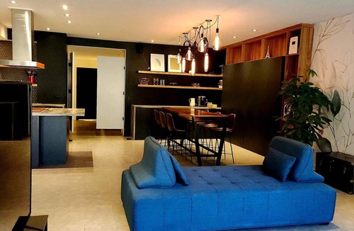 De Lorimier Apartment | Spacious, central and newly renovated! Large, renovated, great neighborhood!