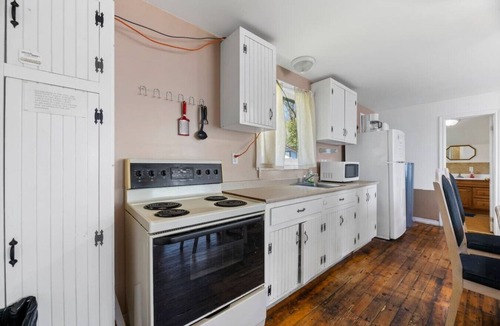 Otonabee-South Monaghan Cabin | Spacious Family Getaway | Quiet & Scenic