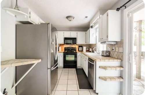 Huntersville House | Spacious Gem: CoupeDe Huntersville Your 4bd 2.5ba Home Away From Home