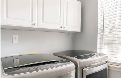 Huntersville House | Spacious Gem: CoupeDe Huntersville Your 4bd 2.5ba Home Away From Home