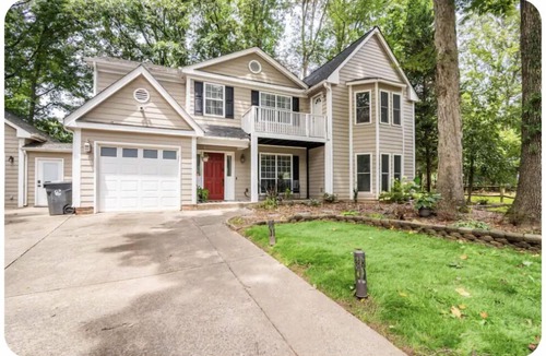 Huntersville House | Spacious Gem: CoupeDe Huntersville Your 4bd 2.5ba Home Away From Home