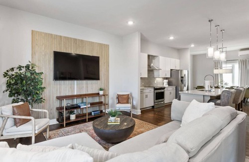 East Hill Villa | Spacious home near East Nashville with rooftop and views