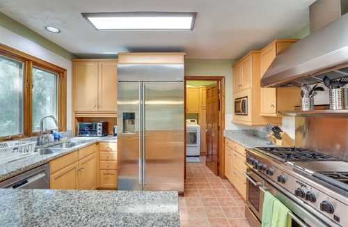 West Beach House | Spacious Kiawah Island Home w/Deck, Walk to Beach