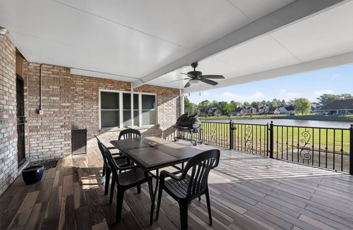 Lakes of Forest Hill House | Spacious Lakefront Home | Memphis Retreat