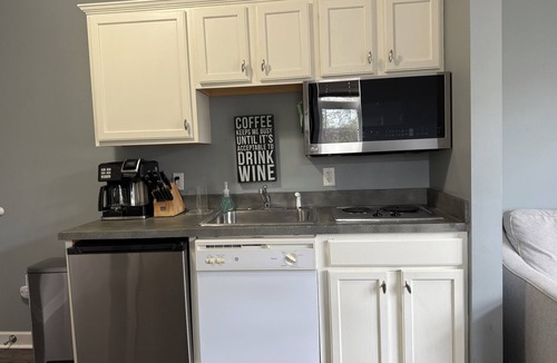 Huddleston Condo | Spacious little condo at SML- Mariner's Landing Resort