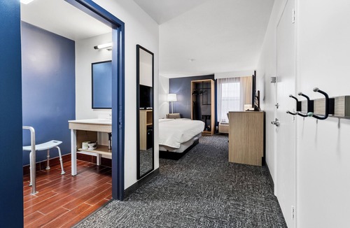 Abingdon Hotel | Spark by Hilton Abingdon I-81 near Fairgrounds
