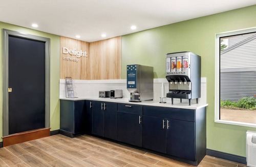 Freeport Hotel | Spark by Hilton Freeport