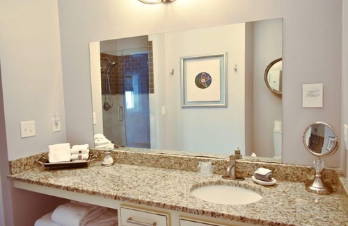 Monroe House | Sparrow Grove Manor