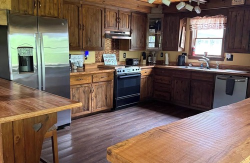 Aroostook Ski Chalet | Spaulding Lake Cottage: 4-acre lakefront retreat in Northern Maine