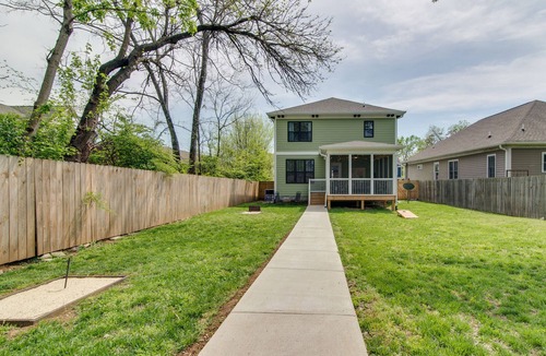 McFerrin Park House | Spring Discounts! Big Yard for Pets! Restaurants!BROADWAY/Downtown 1 ML TOPGOLF!