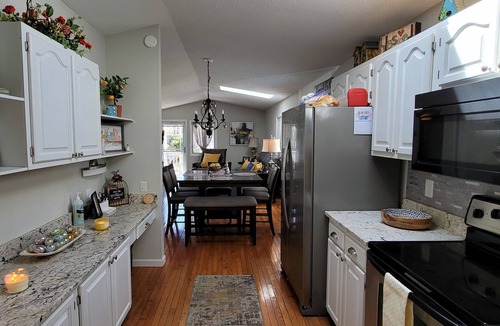 Newland Cottage | Spring Into Linville Land Harbor's PARfect View Overlooking the 18th Hole!