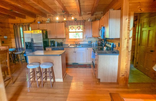 Buck Mountain Cabin | Stay Cool In The NC Mtns - 2BR/2BA Hot Tub, WiFi, Pets, Near West Jefferson
