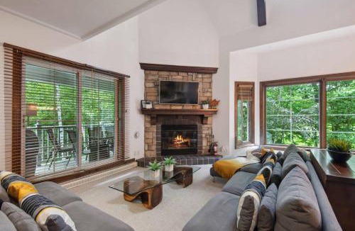Mont-Tremblant Apartment | Steps to Adventure - Manoir 118-10