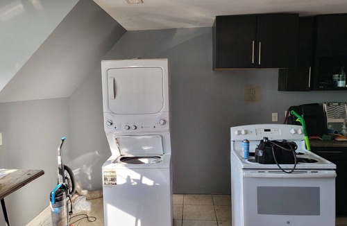 Chesterfield Apartment | Stonewall Manor Cozy 1-bedroom with WiFi and AC on five star horse farm.