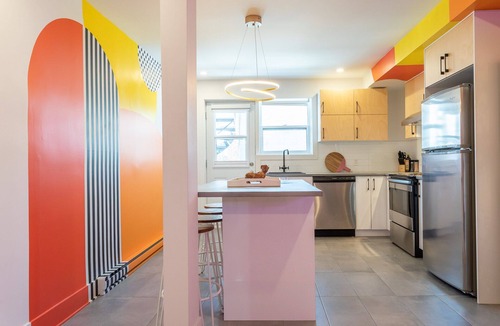 Francois-Perrault Apartment | Strawberry Stays! Secret to sweet dreams!
