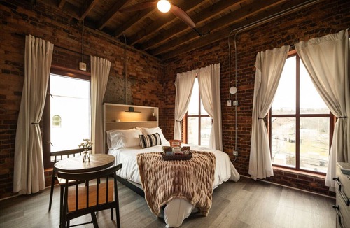 Jonesville Apartment | Studio Suite Downtown Elkin Yadkin Valley