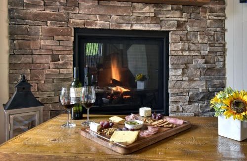 Mont-Tremblant Apartment | Stunning Condo - View on Lake Tremblant & Mountain