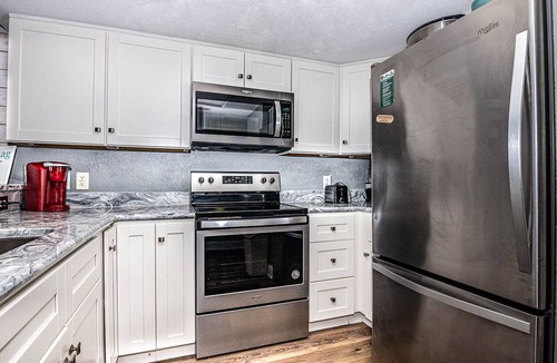 Crescent Beach Condo | Stunning Oceanfront 2bd/2ba Condo in NMB