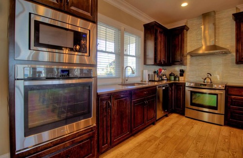 Wilmington Beach House | ☀️Stunning Oceanfront Views-Pool-Beach Access-Sunflower House☀️