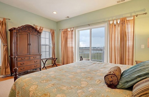Waters Edge House | Stunning River Views-Easy Walk to Beach & Shops-Pool and Day dock!-3BR Townhome