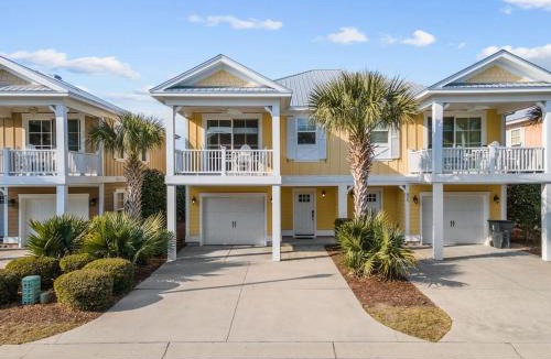Windy Hill House | Stunning Townhome with North Beach Resort Access- Pools, Hot tubs, Pets Welcome